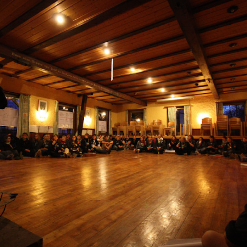 Runde im großen Saal in Immenhausen