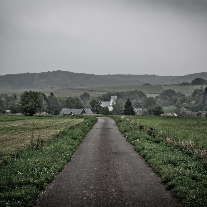 weg-ins-dorf