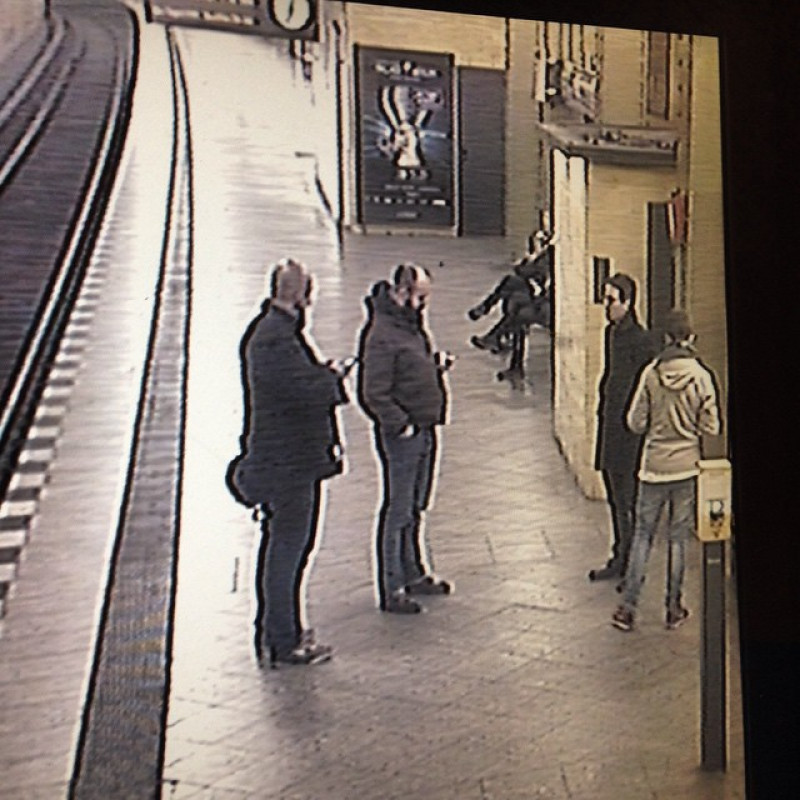 Creepy Typen in der U-Bahn.