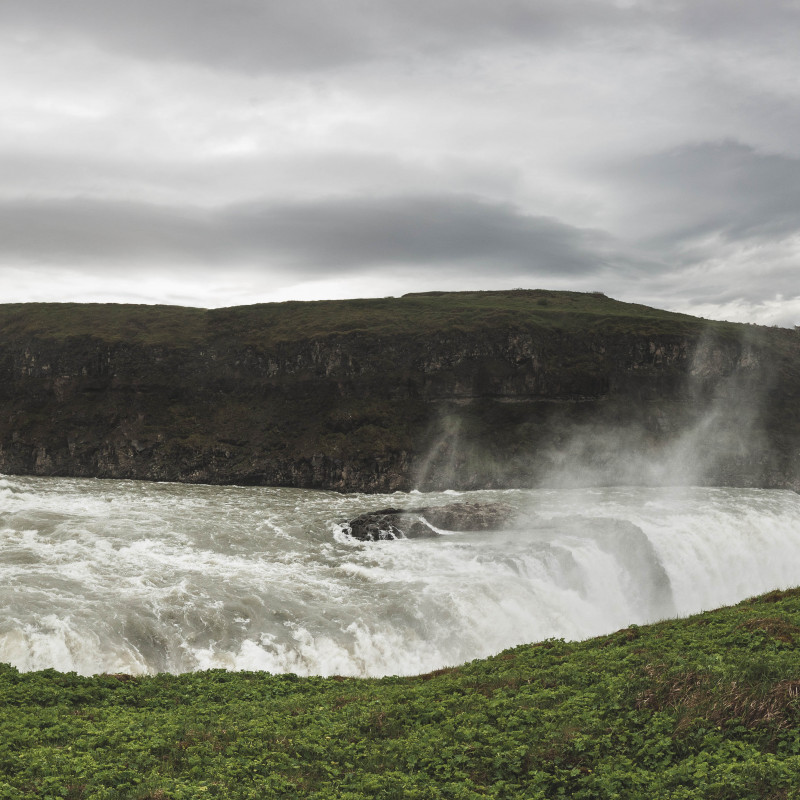 Ein riesiger Wasserfall.