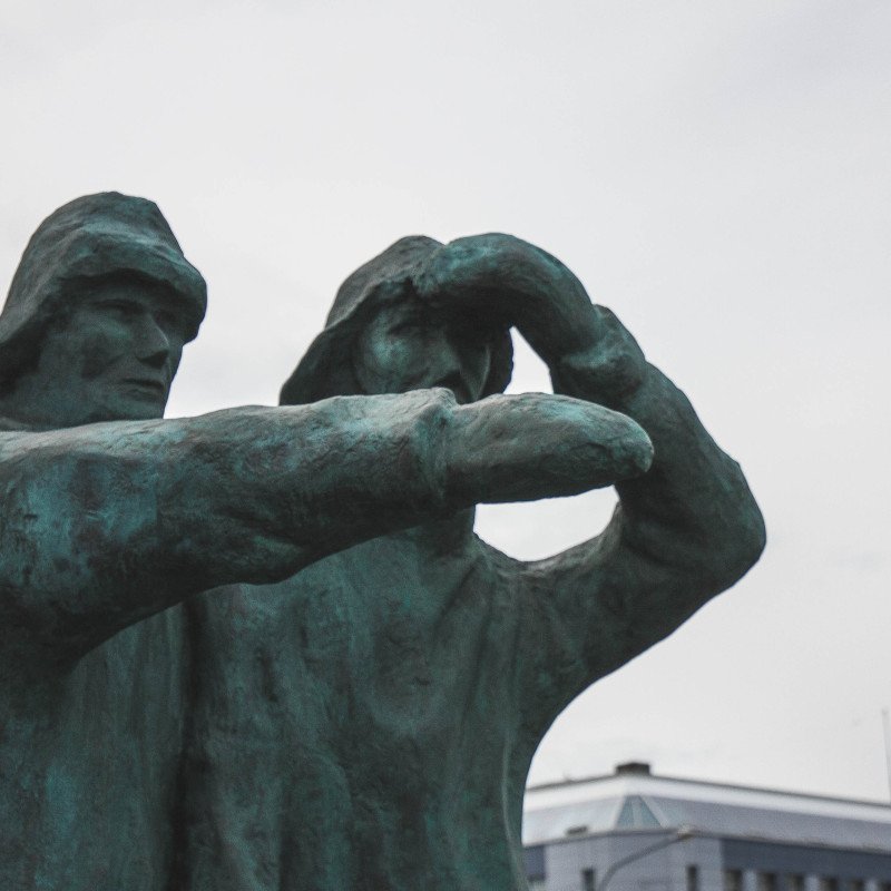 Statue von Fischern.