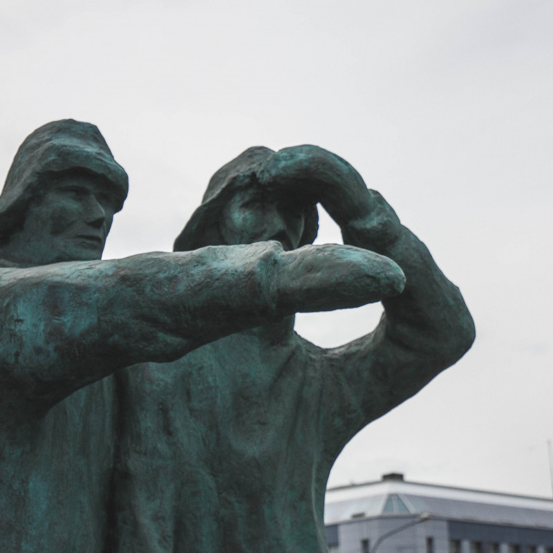 Statue von Fischern.