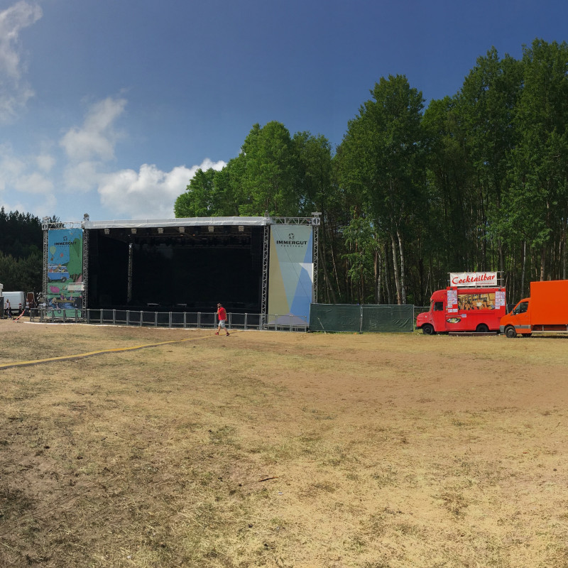 Die Ruhe vor dem Sturm - das Festivalgelände etwa drei Stunden vor dem ersten Konzert.