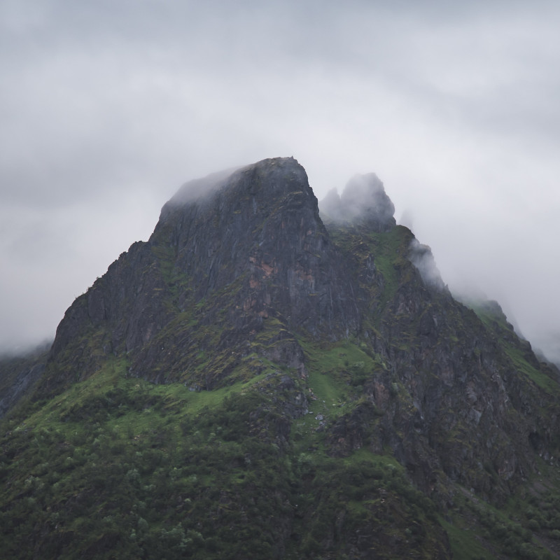 Berg im Nebel.
