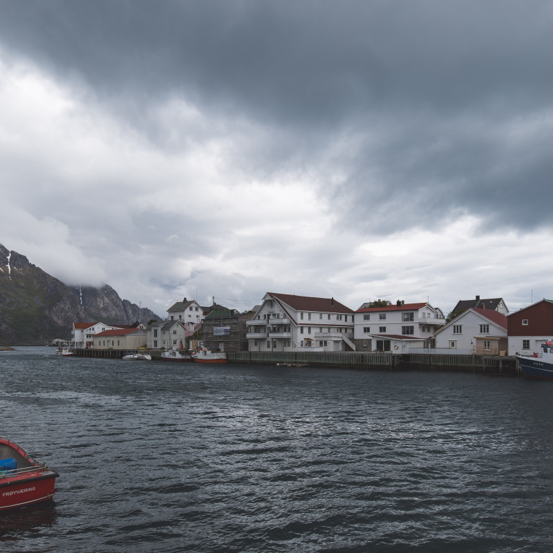Der Hafen von Henningsvær.