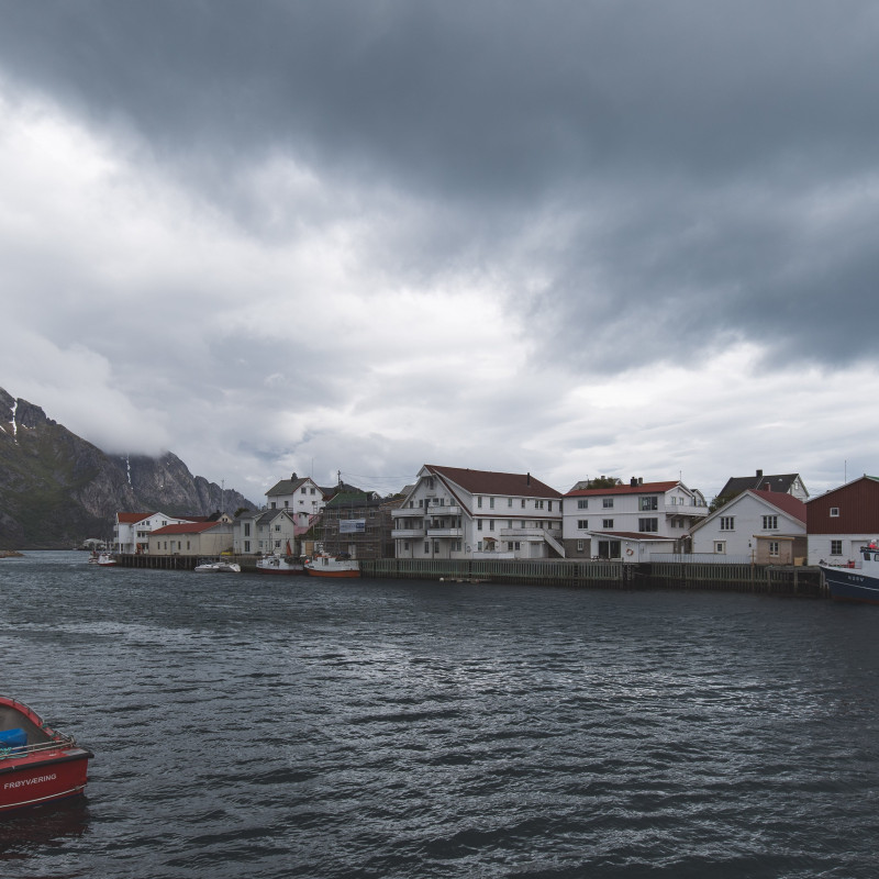 Der Hafen von Henningsvær.