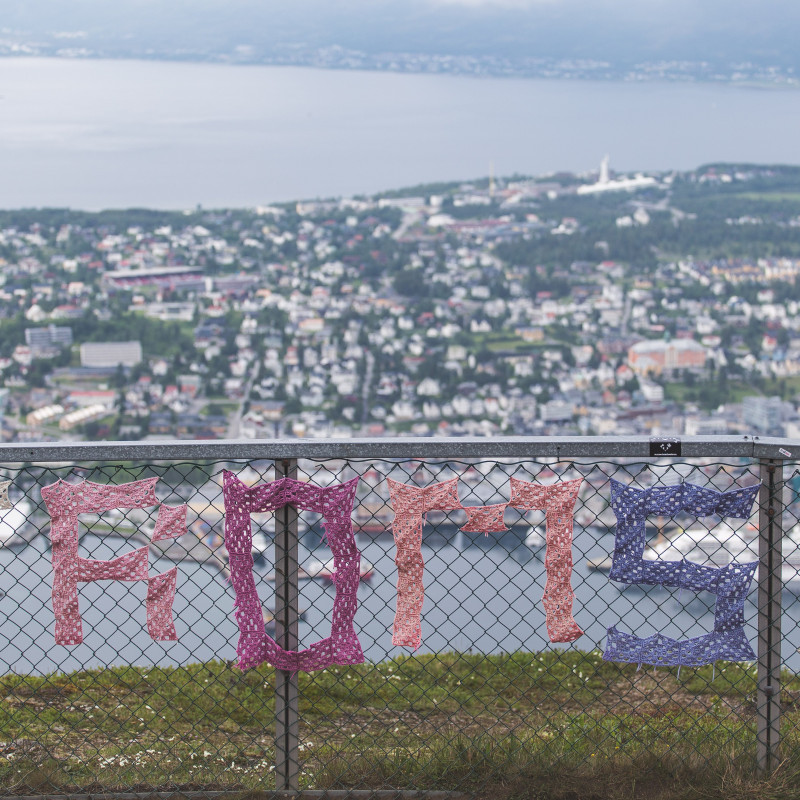 "Tromsø"-Schrift aus Wolle.