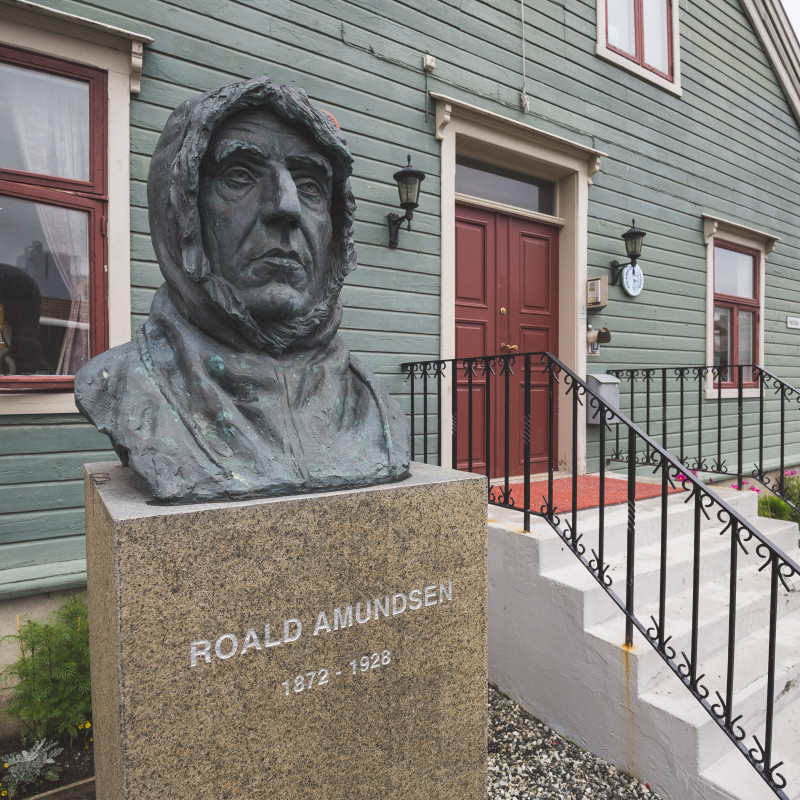 Büste von Roald Amundsen.