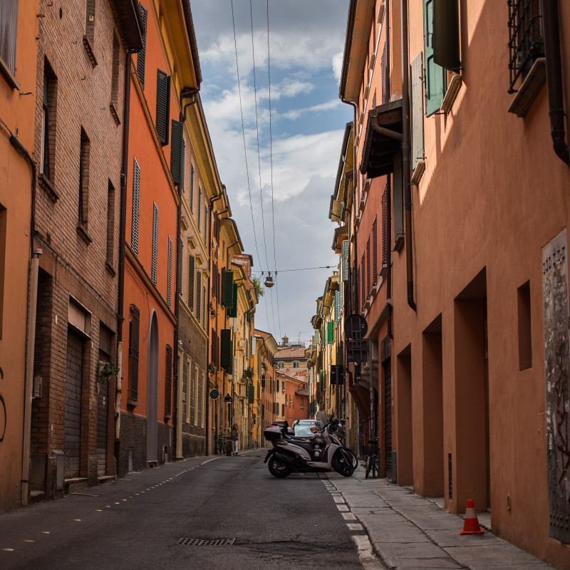 Bologna: Gasse. Eine von vielen.