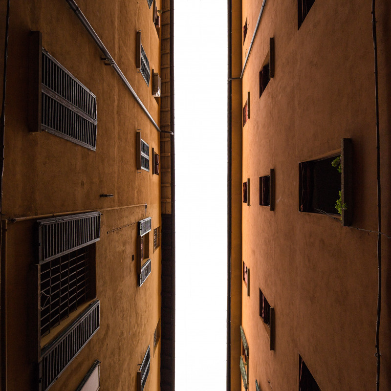 Bologna: Gasse von unten