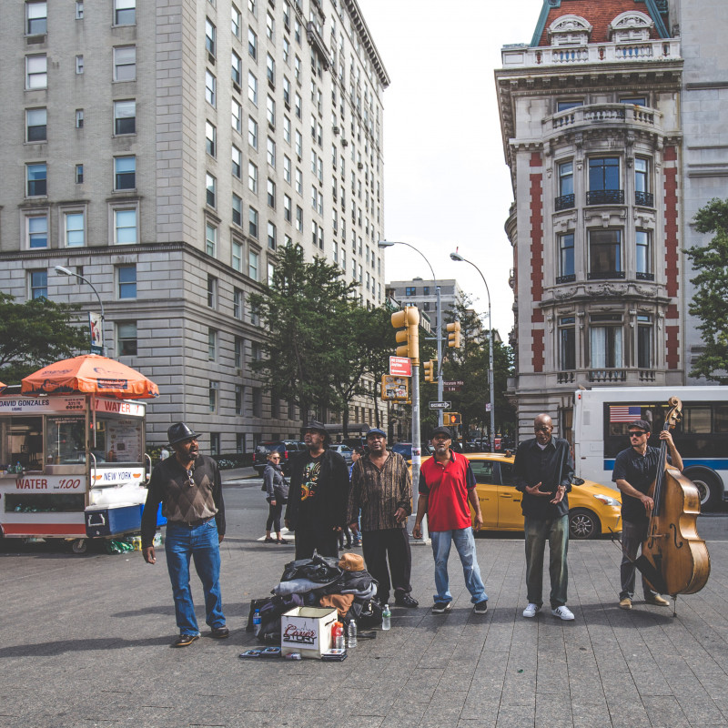 Straßenmusiker vor dem MET
