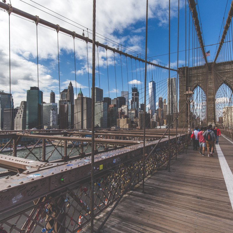 Manhattan von der Brooklyn Bridge aus