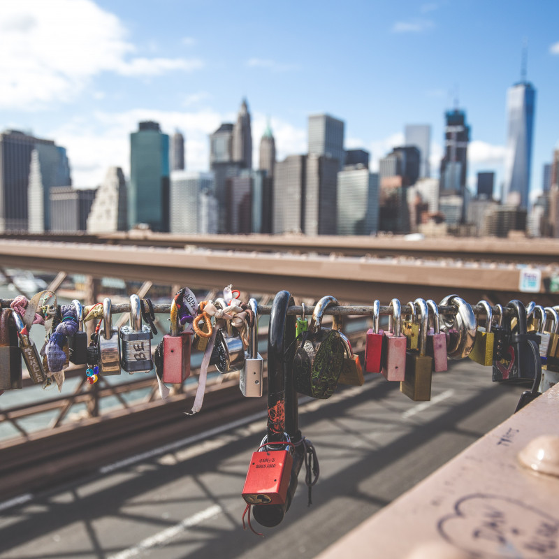 Schlösser an der Brooklyn Bridge