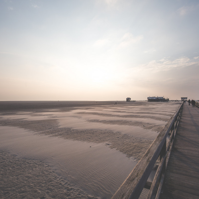 Sankt Peter-Ording: Sonne über dem Strand