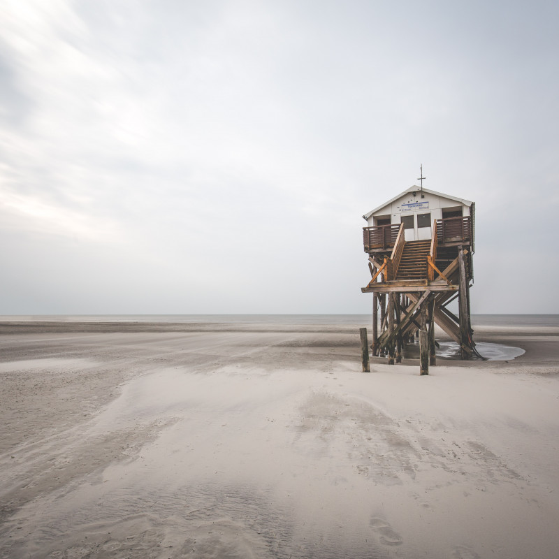 Sankt Peter-Ording: Ein Haus auf Stelzen