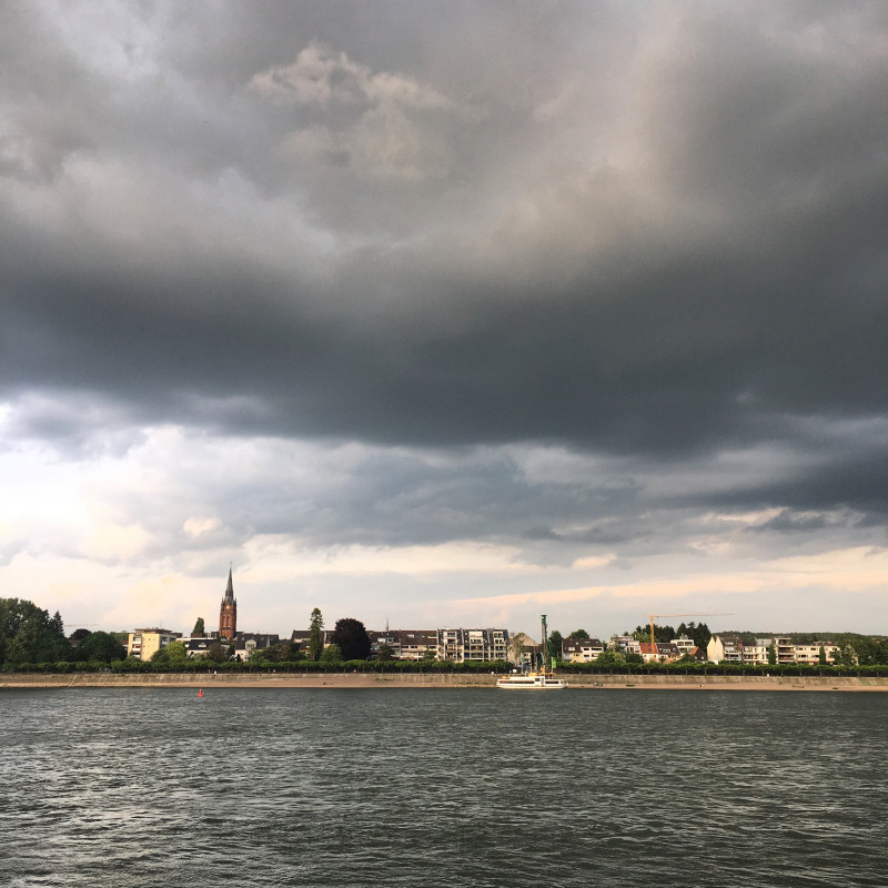 Dunkle Wolken über Beuel