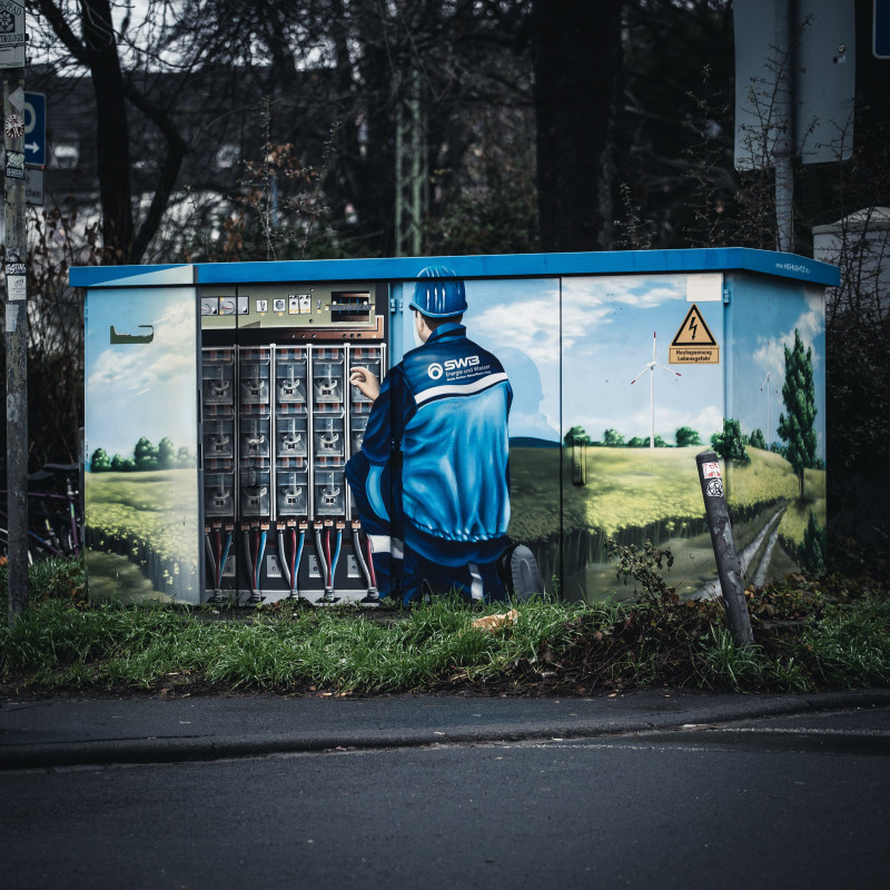 Ein bemalter Stromkasten.